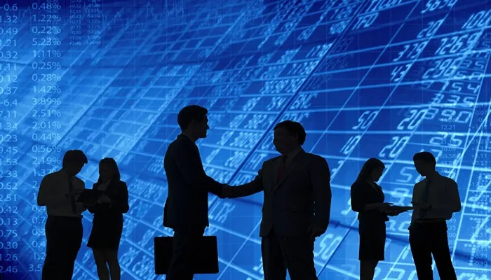 سرمایه‌گذاران حقیقی و حقوقی