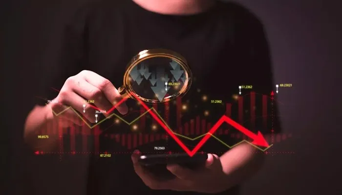 توقف نماد بورسی می‌تواند هم فرصت و هم تهدیدی برای سهامداران باشد.